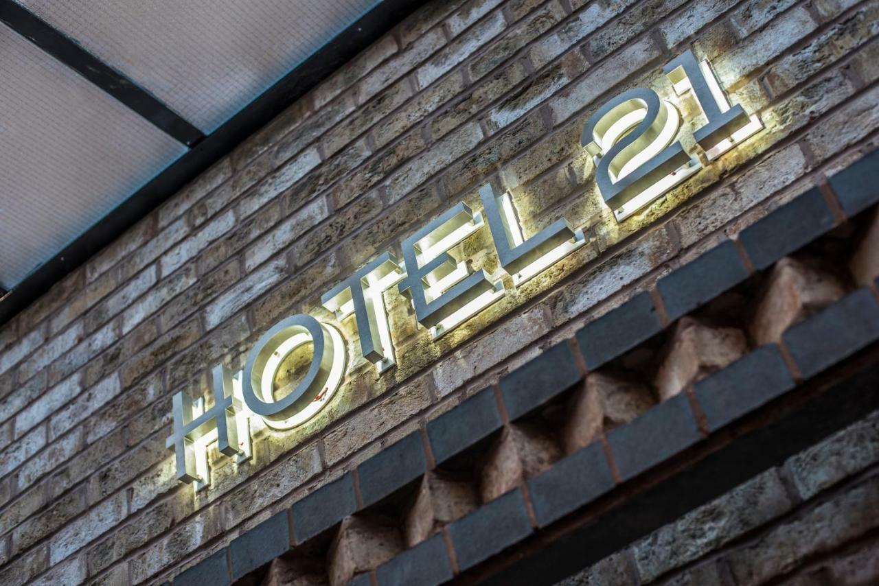 Hotel 21 Southport Exterior photo